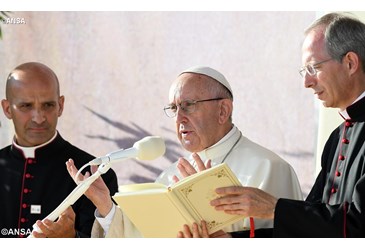 El Papa pide a los jóvenes en el Vía Crucis de la Misericordia que sean “sembradores de esperanza”
