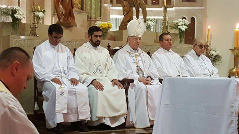 Lunes 17 de abril: Toma de posesión del Pbro Lucas Martinez como párroco en Santiago Apóstol.