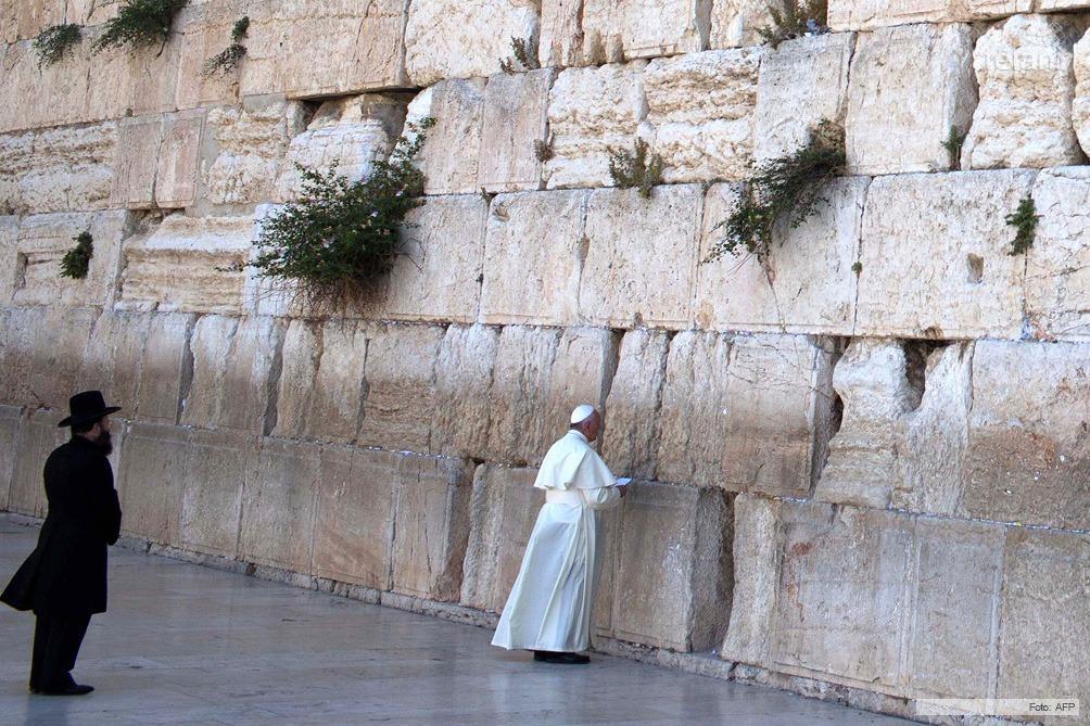 26 de mayo: Francisco en el muro de los lamentos