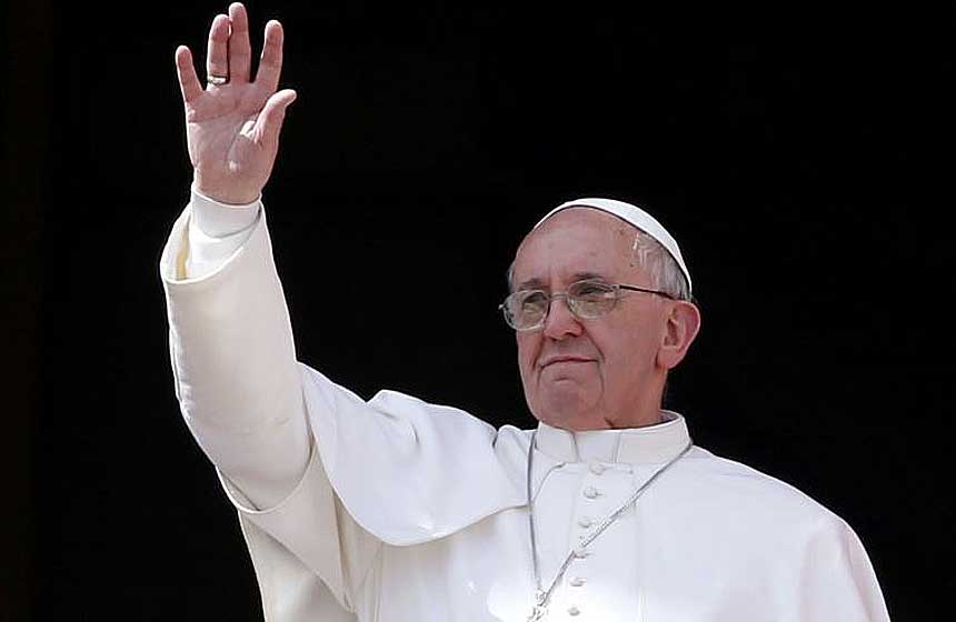 El modelo perfecto de la tierra buena de la parábola del sembrador es la Virgen María, dijo Francisco en el Ángelus