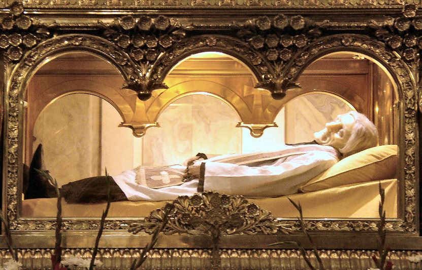 Lunes 4 de agosto : día del Santo cura de Ars