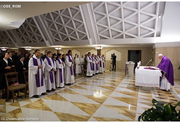 La mundanidad anestesia el alma, dijo el Papa en su homilía
