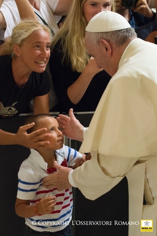 María nos ayude a ir a Jesús, para experimentar la libertad que Él nos da, alienta el Papa