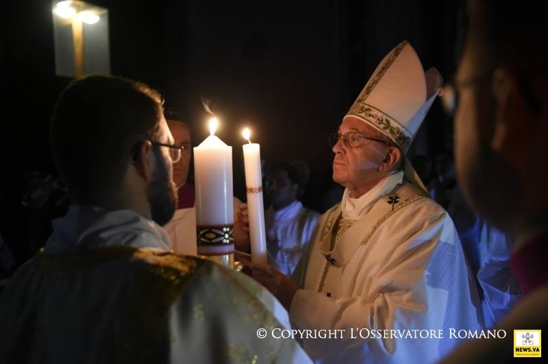 ¡Jesucristo ha resucitado! ¡El amor ha derrotado al odio, la vida ha vencido a la muerte, la luz ha desterrado a las tinieblas!