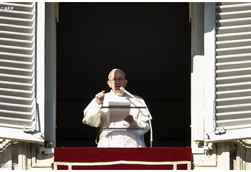 “En la Madre del Salvador, se cumplen las grandes obras de la misericordia divina”, el Papa en el Ángelus