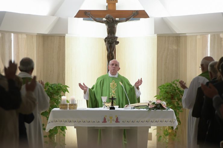 PAPA FRANCISCO: LA MUJER, DON DE DIOS QUE HACE DEL MUNDO UNA COSA BELLA